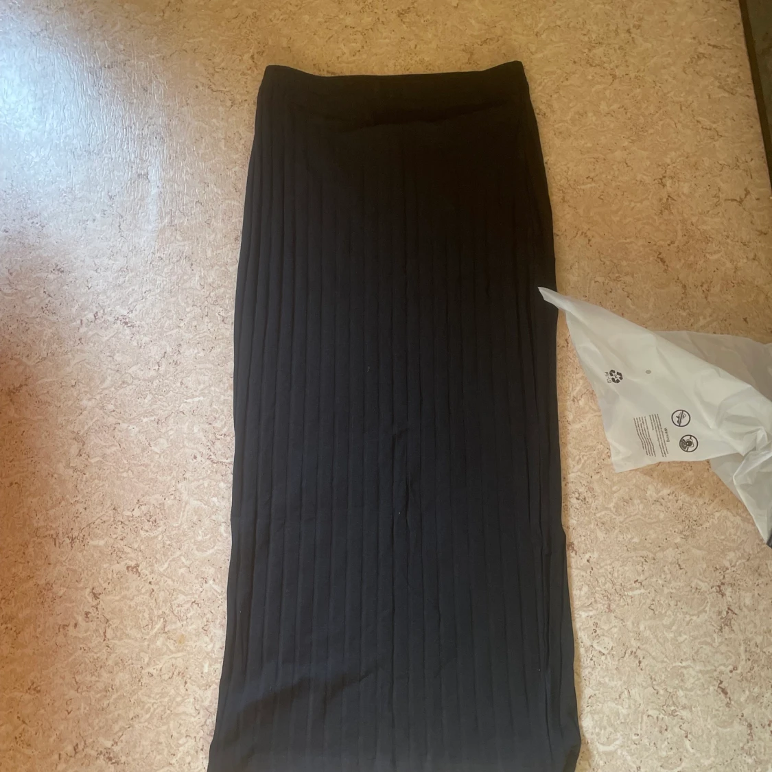 En helt vanlig svart kjol  - 90