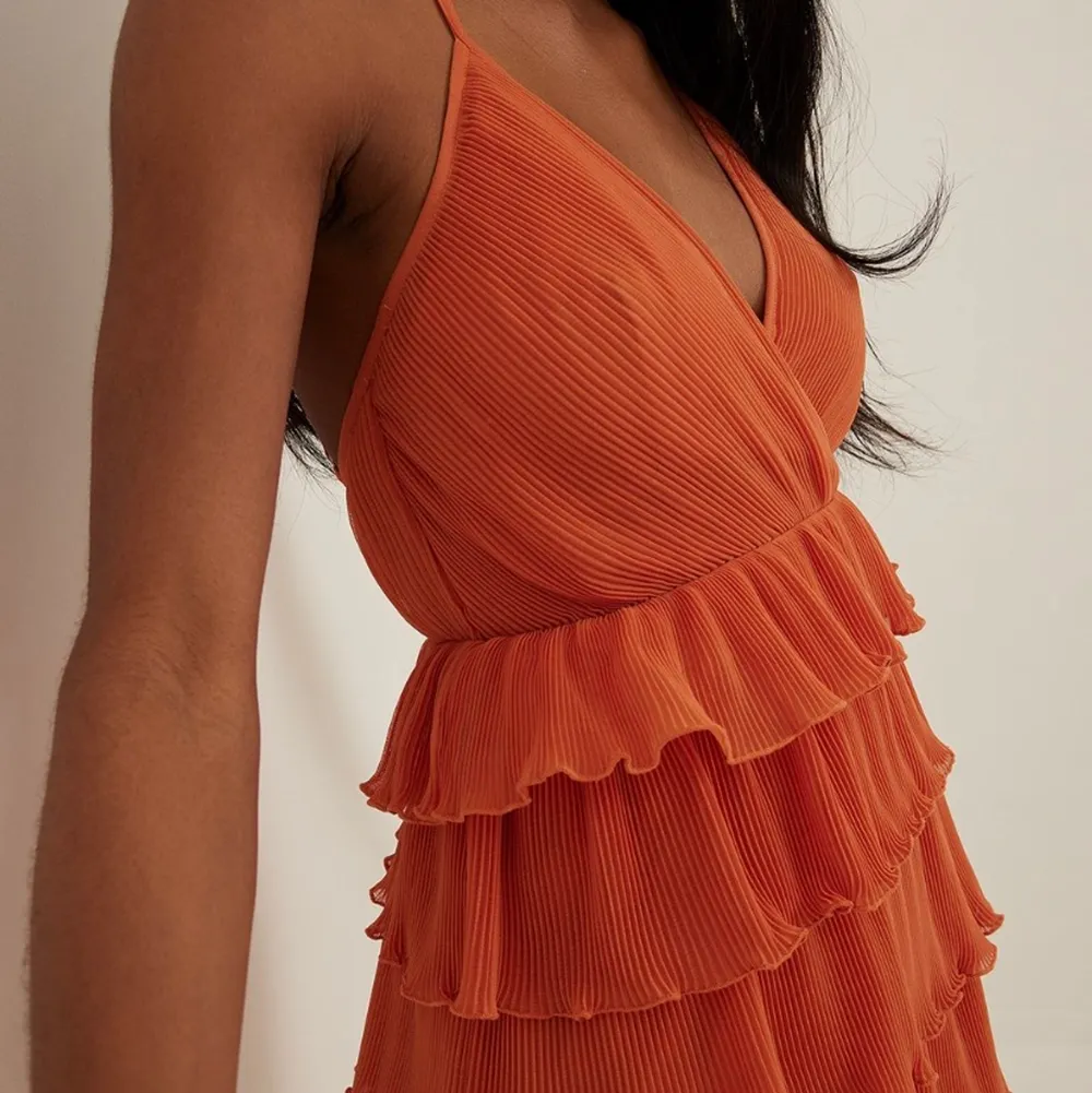 Orange rost färgad klänning från NA-KD!!!  Slutsålt på hemsidan.🧡🧡. Klänningar.