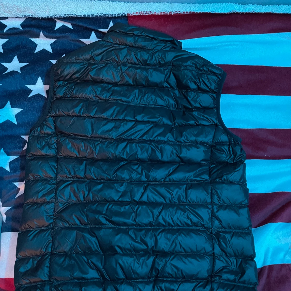 ea7 väst strl L - 90