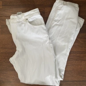 Levi’s 550  - Levi’s 550, vit, classic relaxed model, i bra skick!