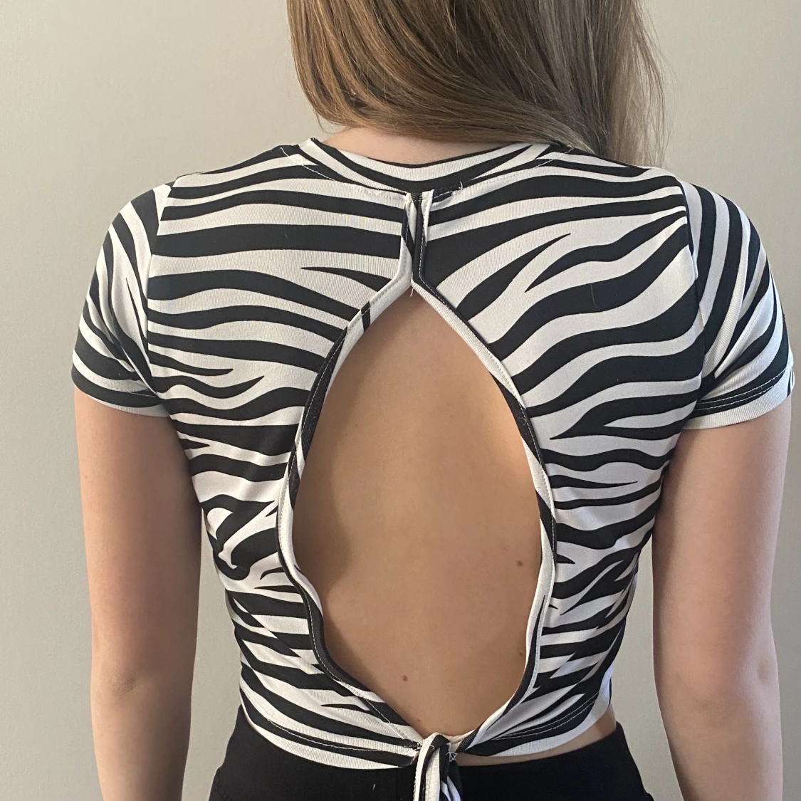 T shirt med öppen rygg - 91