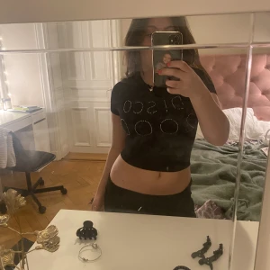 2000 top - Topp där det står disco 2000 i rhinestones. Supergulliga och vintage liknande! 