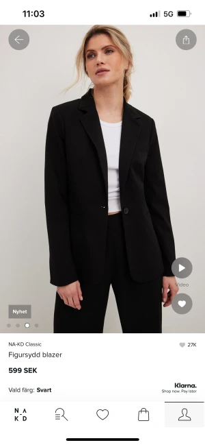 Blazer - Säljer denna nästan helt oanvända blazer i storlek 36, använt den en gång därav fint skick!