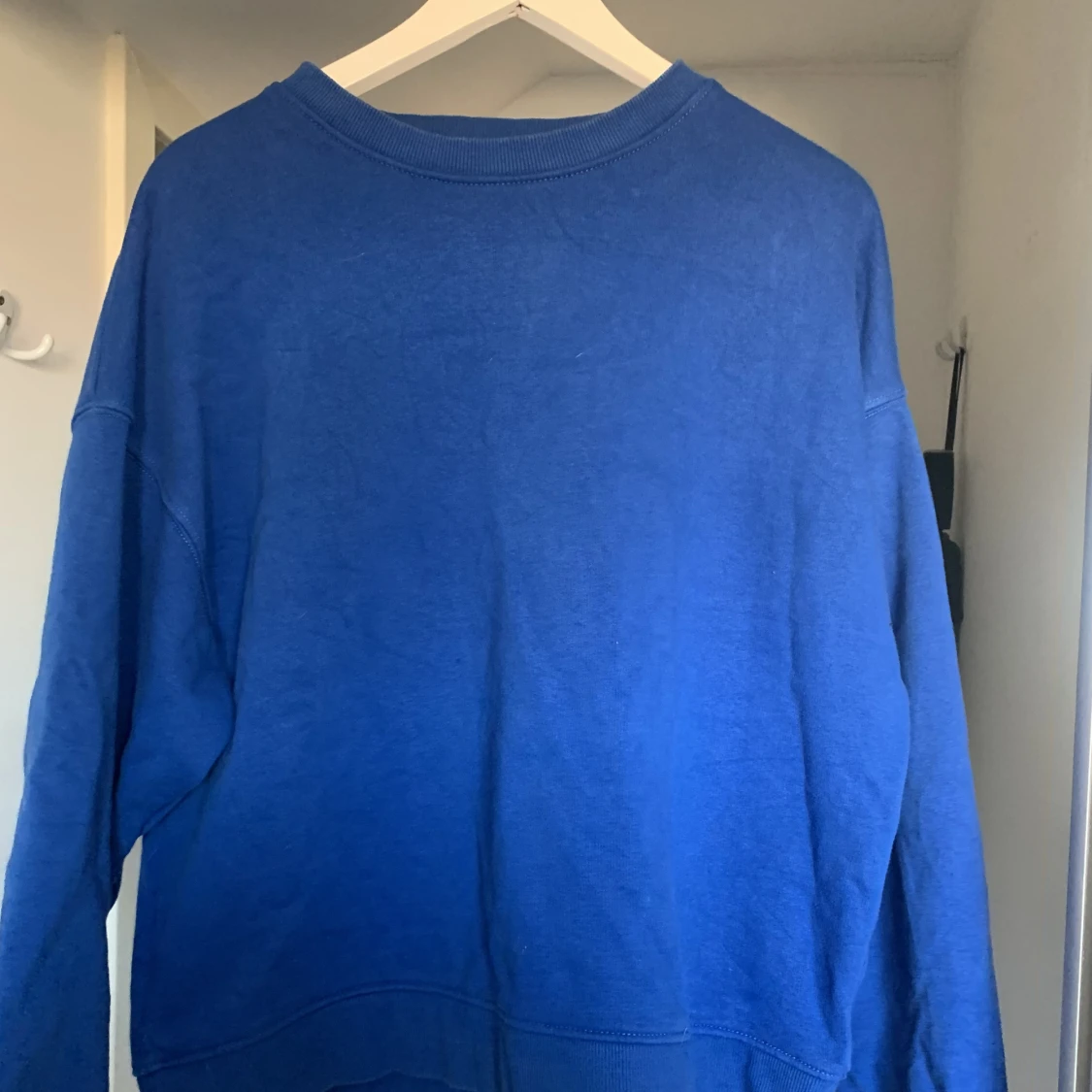 blå sweatshirt  - 91