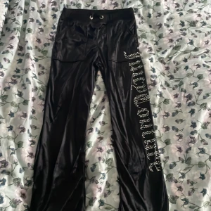 Juicy couture  - Ett par juicy couture byxor gamla modellen går inte att köpa på hemsidan längre  