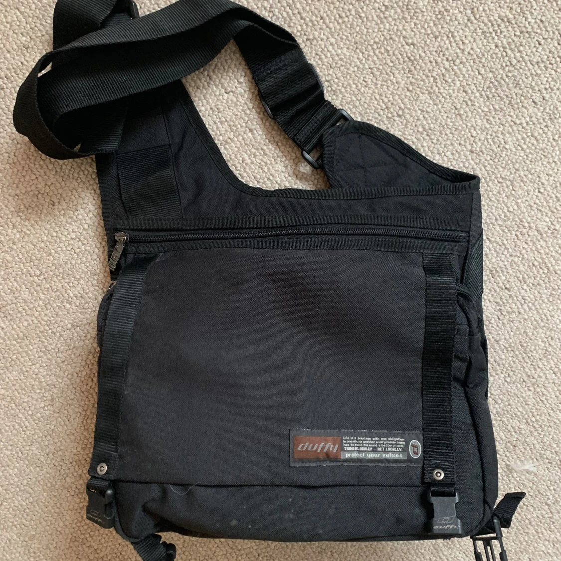 Cool axelremsväska!🤍🖤