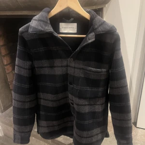 A days march overshirt - Nypris 1900kr Aldrig använd endast testad Köpt för 1 månad sen