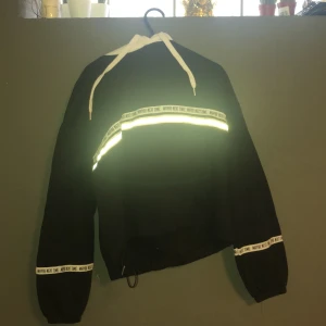 Hoodie - Reflex hoodie, storlek S, använd en gång, skön 