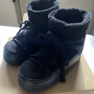 Inuikki Boots - Snygga Vinterskor, säljes då de knappt använda längre💕 Köparen står för frakten💓(Låda ingår)
