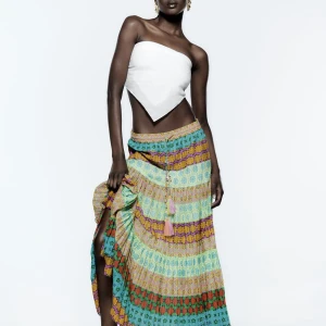 Söker kjol - Söker denna kjol från zara!! 