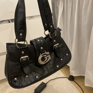 Väska från guess  - Använd väska från guess