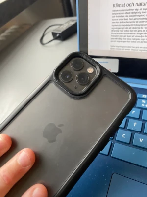 Carls telefon - En död telefon som kommer från Carl semesta den innehåller massa skit  Pris kan diskuteras