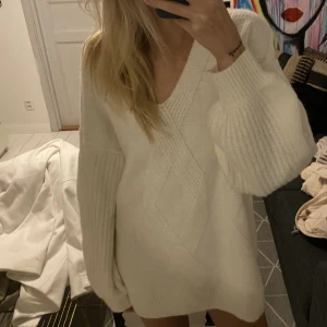 Stickat - Stickad tröja/klänning, storlek S