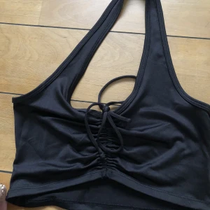 Svart linne - Svart linne från H&M! Frakt tillkommer på 30kr! 