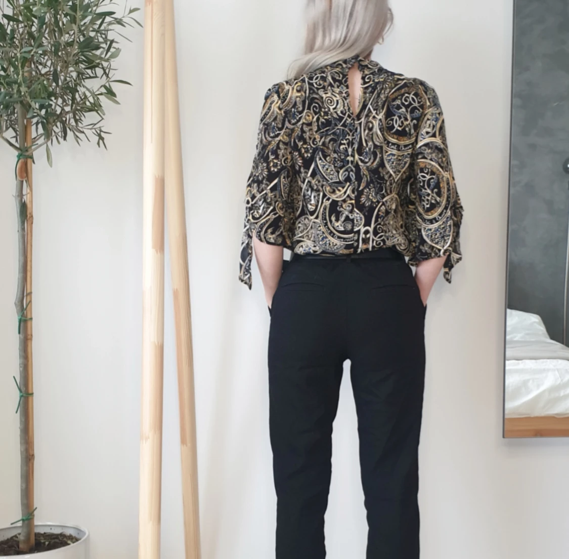 Airy Blouse / Top Gold and Black Aesthetic - 90