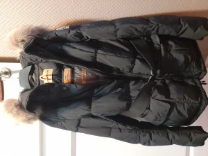 Parajumper äkta - Säljer på grund av behöver pengar till julklappar 