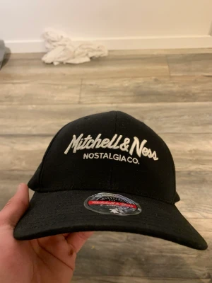 Mitchell & Ness keps - säljer billigt helt ny