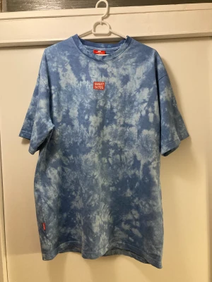 Sweet sktbs - Säljer min sweet skateboards tröja eftersom dem är för stor. Endast anständig en gång så mycket bra skick!