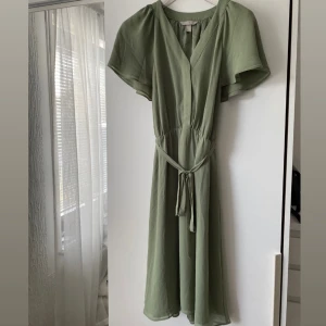 Klänning  - Klänning i storlek xs