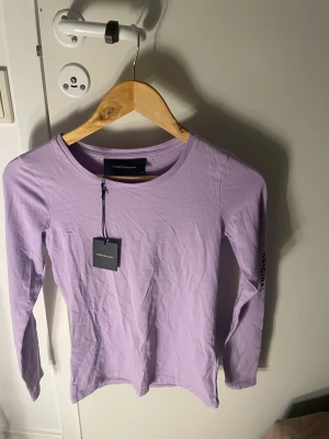 Peak performance tröja - Säljer denna oanvända tröjan med lappen kvar💕 passar Xs/S