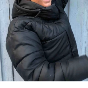 Dunjacka - Dunjacka från Monki i storlek xs! Perfekt till vintern 😍