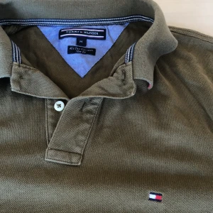 Tommy Hilfiger Piké - Storlek M, slim fit. Skick 9/10. Skickas helst, helst med instabox. 