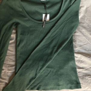 Grön tröja - Helt oanvänd tröja från Vero Moda, Nypris 249kr💚💚