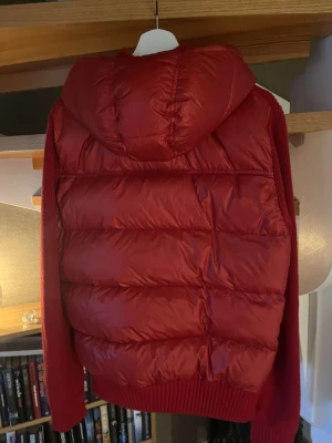 Cardigan  - Cardigan moncler skick 9/10 den passar M det är slim
