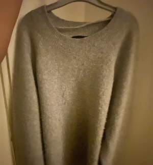 stickad tröja  - stickad vero moda tröja, super bekväm och mysig 🥰 skriv för fler bilder ❣️