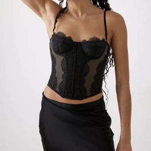 Corset  - Populär corset😍Använd 2 ggr💕