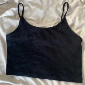 Topp - Storlek s  Frakt 54kr