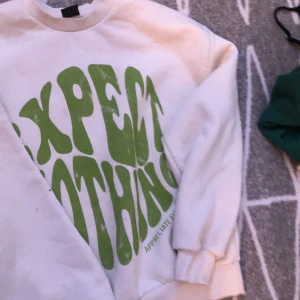 Snygg Sweater  - Bekväm och snygg sweater  Skriv till mig bara😍