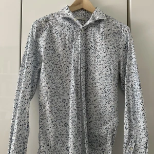 Skjorta Jack n Jones - Sommarskjorta från Jack n Jones premium i bra skick. 