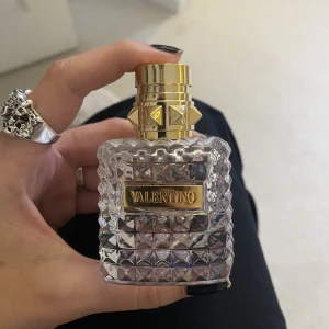 Valentino parfym  - Helt oanvänd valentino parfym!