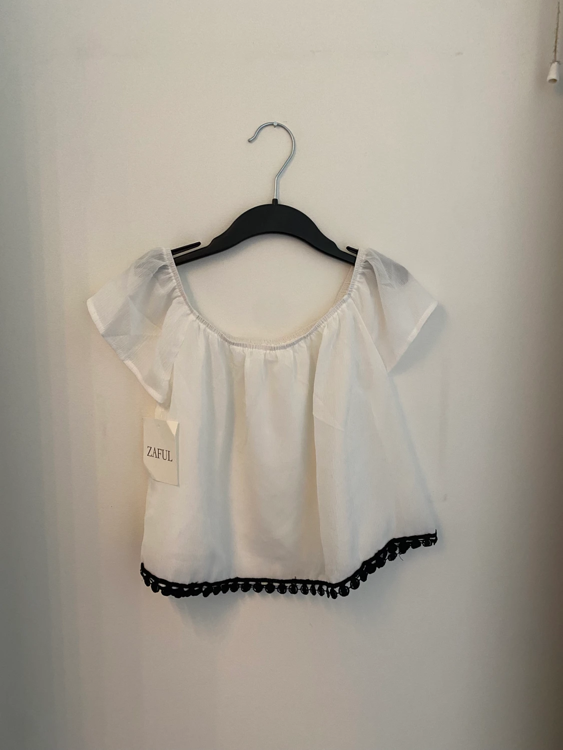 Söt topp med detaljer - 90