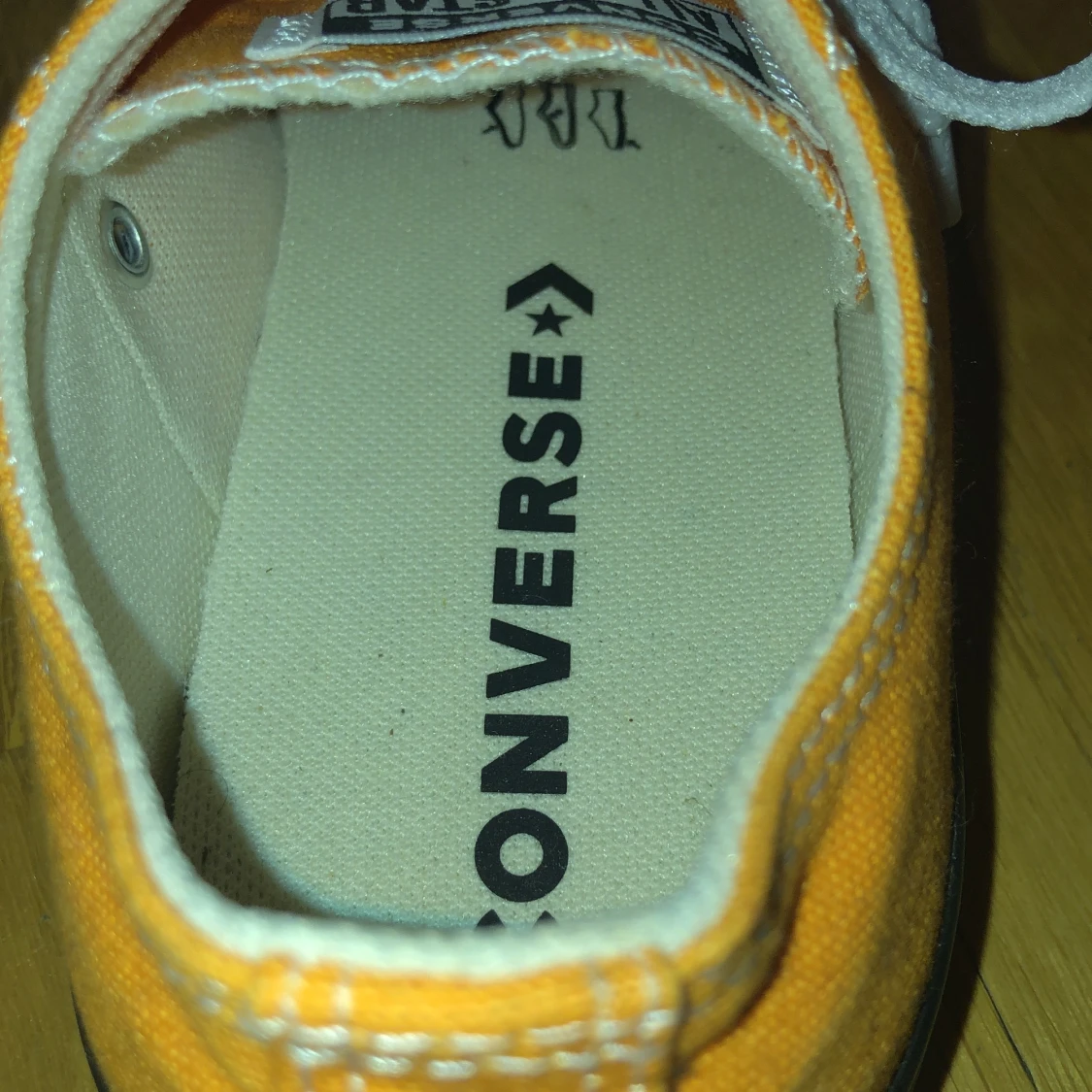 Helt nya Converse skor - 91