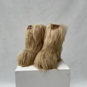 Furry Moon Boots Tecnica - Cream coloured Hairy Moon Boots, similar to Avavav, Rick Owens, Miu Miu. Some cracking seen in picture 3. Otherwise great condition. Size 39-41.