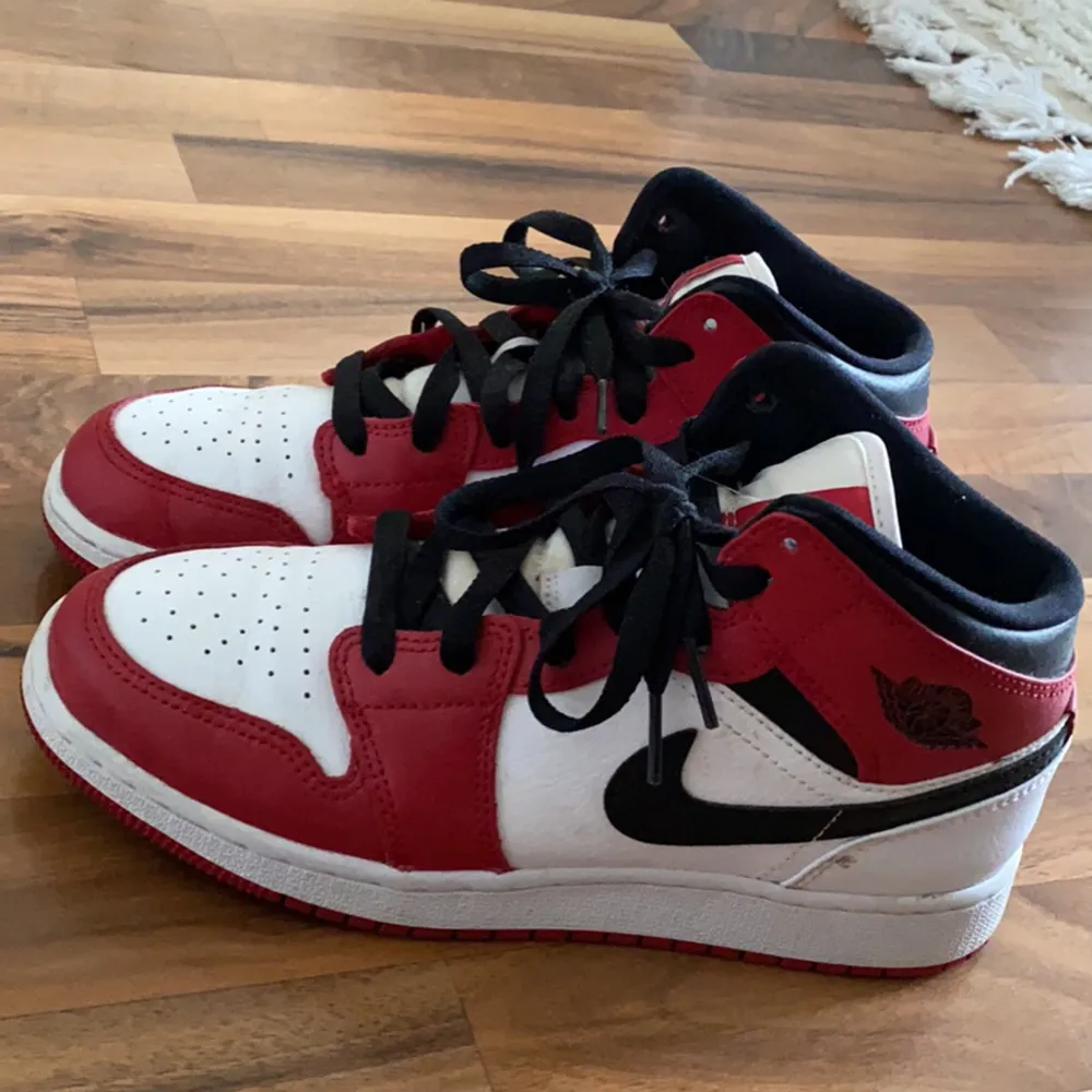 JORDAN 37,5 Mycket bra skick Har inte originallådan kvar. Kengät.