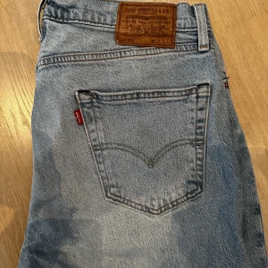 Levis 562 W34 L32 - Ljusblå Levis 562, 6/10  Köparen står för frakten