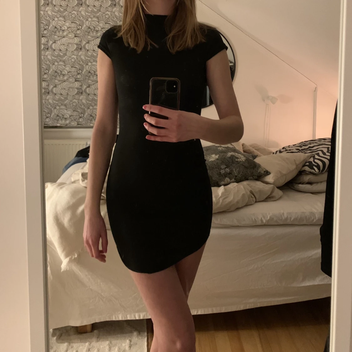 Ribbad kort klänning - 90