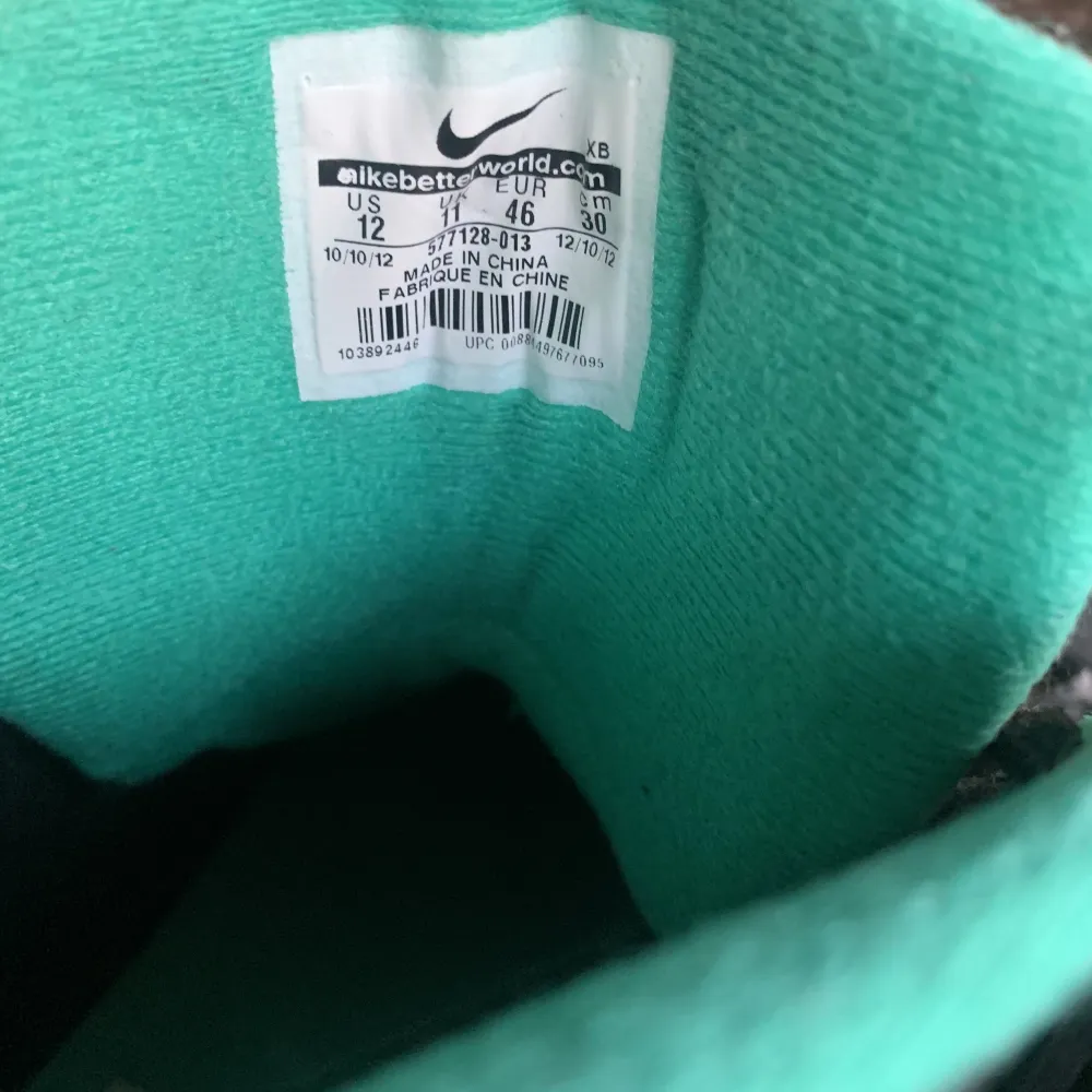 Säljer min sambos Nike (ja jag fick tillåtelse :)) Han använder inte dom.  Använda flera gånger….Utan original förpackning. Skor.