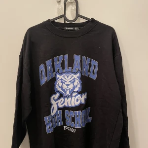 cool hoodie - Cool over size hoodie från boohoo. Storlek 36 men kan ses som 38❤️Du står för frakten