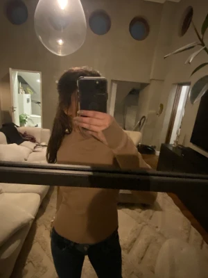 Tröja - Jätte fin tröja från neo noir, bra skick. Pris kan diskuteras vid snabb affär.