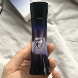 Armani Code eau de parfum - Armani Code Giorgio Armani 30ml eau de parfum. Nypris 639kr.
