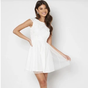 Studentklänning! - Säljer min studentklänning! Bra skick