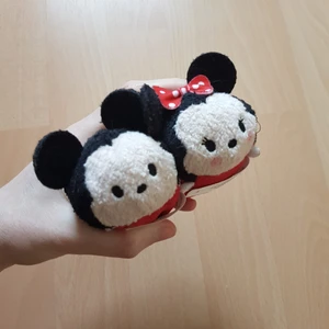 Minnie & Mickey Tsum Tsum - 2 st Disney Tsum Tsum plush med Musse Pigg och Mimmi, som nya. 100 kr för båda eller 70 kr styck