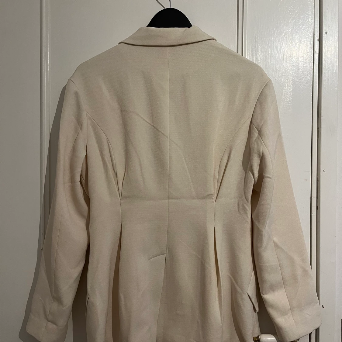 Beige/Vit blazer NA-KD - 91