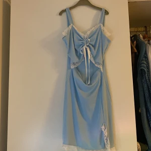Blå klänning - Jätte stretchiga och skön ( tryck ej på köp direkt utan skriv t mig i Dm )