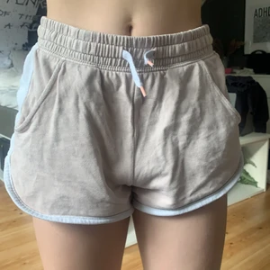 Short - 2 för 30💕 + frakt  Känns som xs/s