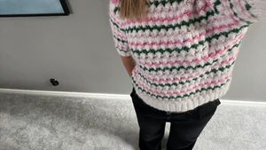 Stickad tröja  - Jätte söt stickad tröja från Zara💞använd 3 ggr så den är i nyskick. Frakten tillkommer 